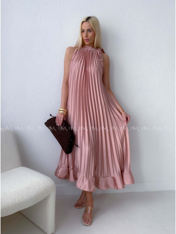 Elegantné saténové plisované maxi šaty blush pink AB 171