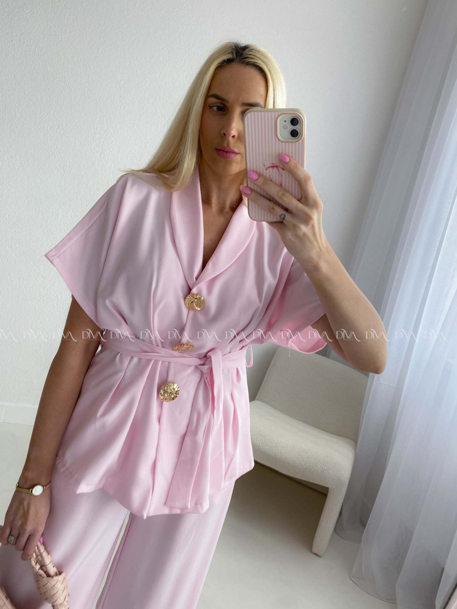 Elegantný  komplet so zdobenými gombíkmi ružový AB 187