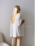 Mušelínová oversize košeľa s vreckom biela AB 314