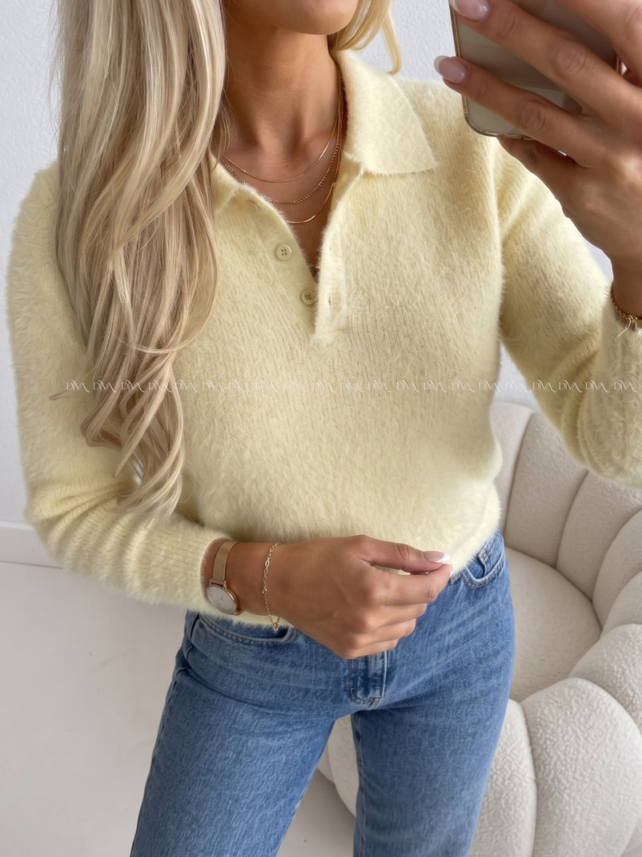Fluffy sveter s golierom a zapínaním butter yellow AB 533