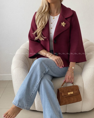 Krátky prechodný kabát s brošňou burgundy AB 12