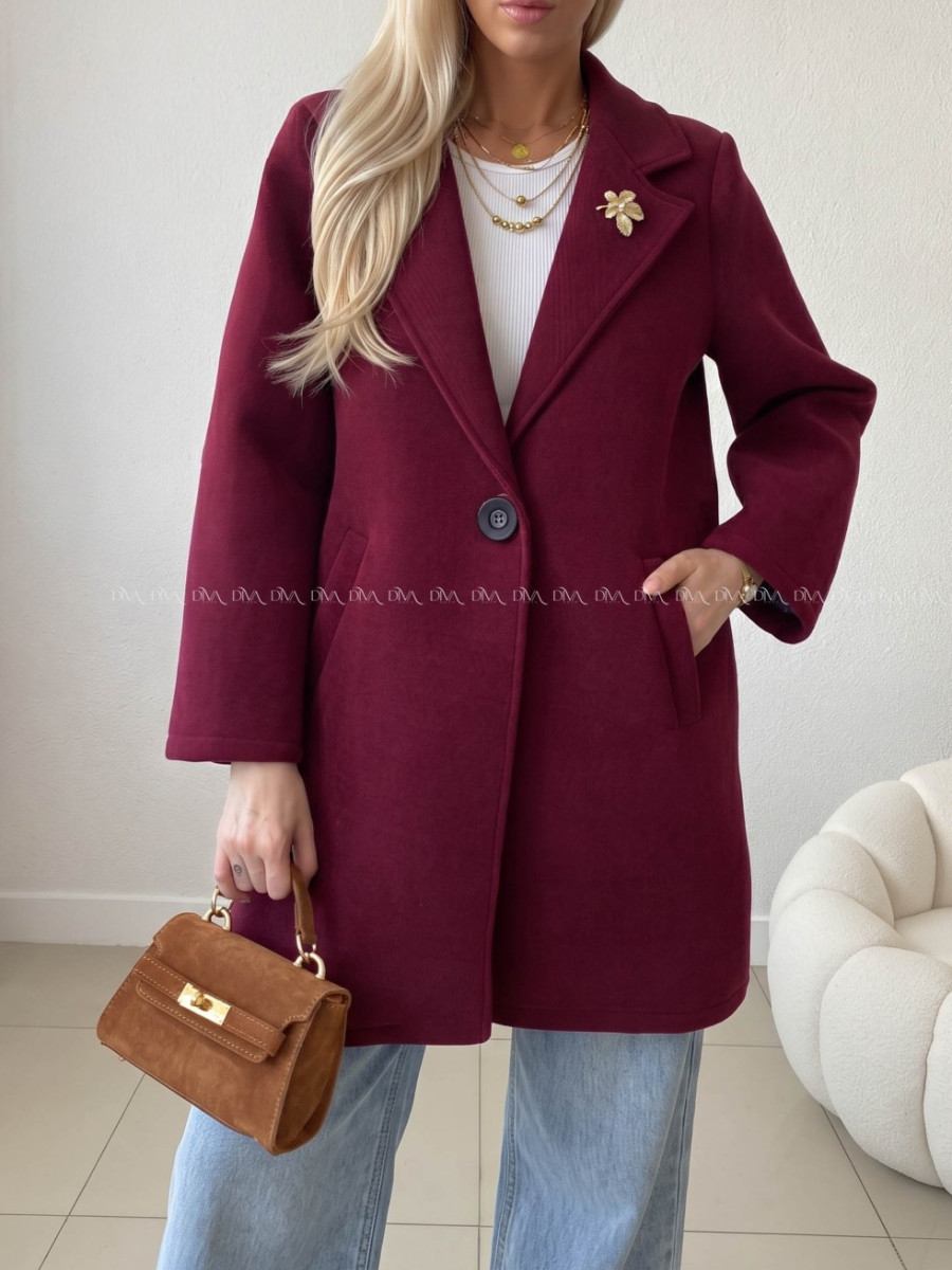 Midi prechodný kabát s brošňou burgundy AB 59 Midi prechodný kabát s brošňou burgundy AB 59