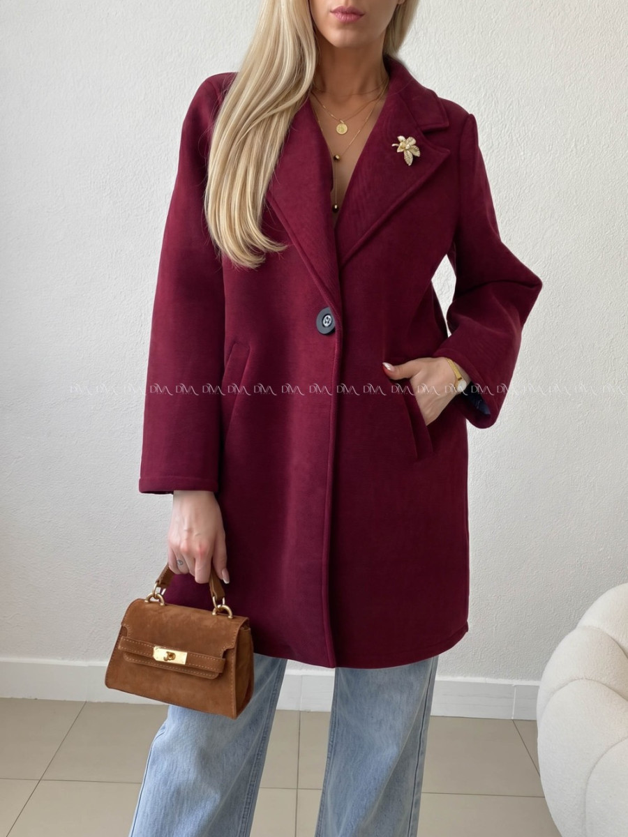 Midi prechodný kabát s brošňou burgundy AB 59 Midi prechodný kabát s brošňou burgundy AB 59