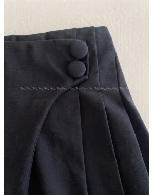 Skort so skladmi čierny AB 702 Skort so skladmi čierny AB 702