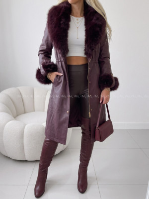 Dlhá zateplená koženka s kožušinou burgundy AB 841