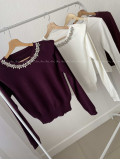 Úpletový sveter s kamienkami burgundy AB 850 Úpletový sveter s kamienkami burgundy AB 850