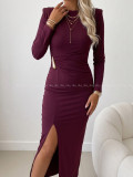 Priliehavé maxi šaty so sponou Burgundy AB 1233