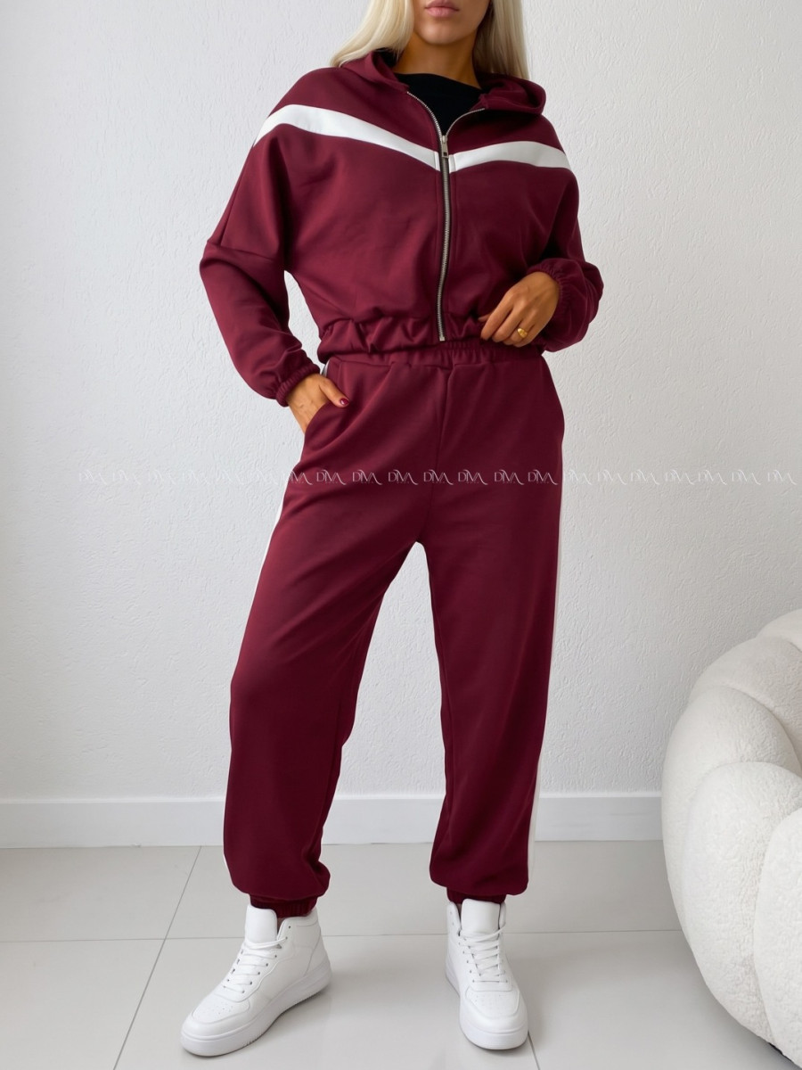 Športový komplet s pruhom bordo AB 916 Športový komplet s pruhom bordo AB 916