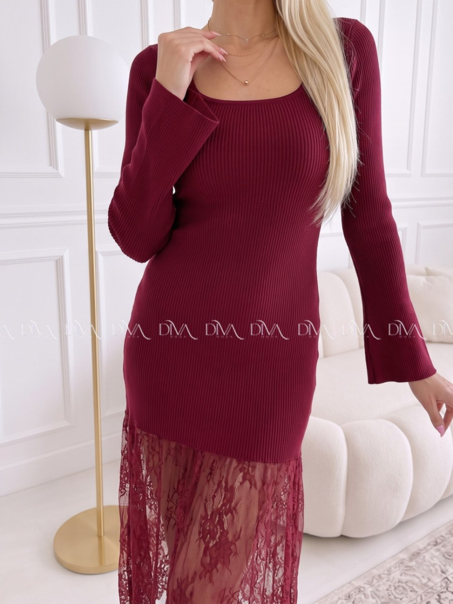 Úpletové maxi šaty s krajkovanou sukňou burgundy AA 119 Úpletové maxi šaty s krajkovanou sukňou burgundy AA 119
