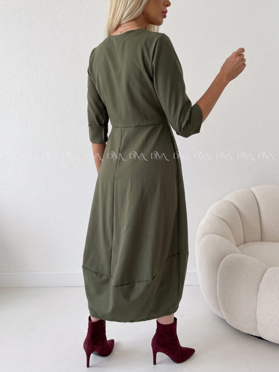 Maxi šaty hruškového strihu khaki zelené A 105 Maxi šaty hruškového strihu khaki zelené A 105