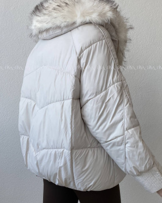 Zimná oversize bunda s kožušinou smotanová A 211