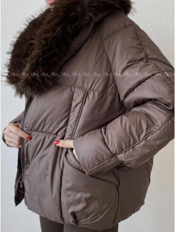 Zimná oversize bunda s kožušinou čokoládová A 211 Zimná oversize bunda s kožušinou čokoládová A 211
