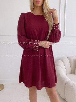 Šaty s perličkami na rukávoch burgundy AA 186